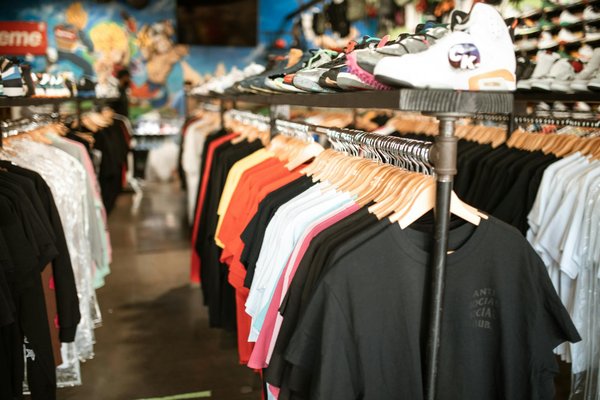 Guide Visuel Ultime : Les Secrets des Soins Anti-Acné Dévoilés